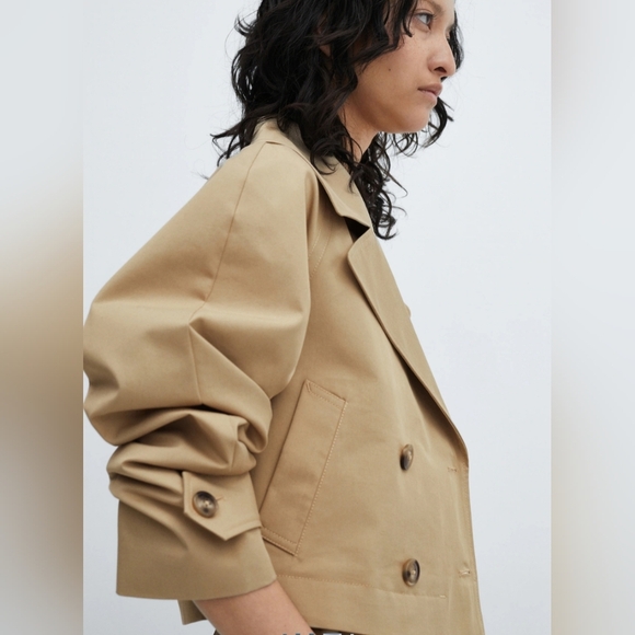 Like New! Mango Cropped trench coat with lapels - Picture 4 of 13